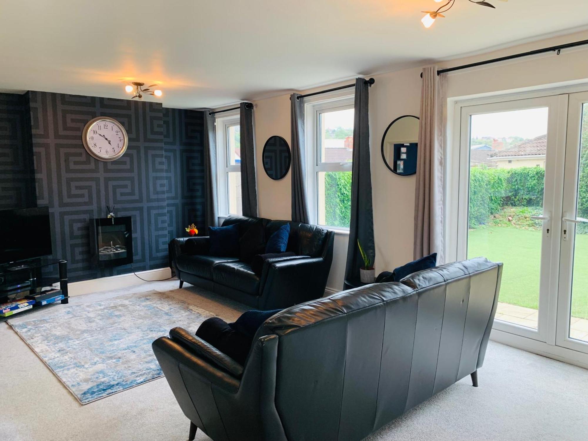 Chic 5 Bedroom House With Private Parking & Garden Bristol Exterior photo